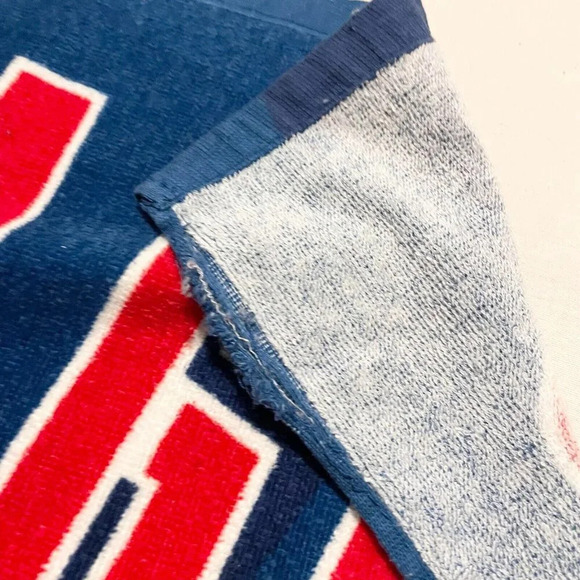 Chicago Cubs MLB Mickey Mouse Baseball Beach Towel 56.5 x 29.5 FLAWS - Picture 15 of 16